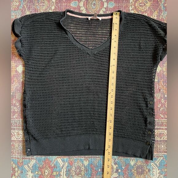 Womens XS Victorias Secret Black Knit Short Sleeve Top- Coverup/side buttons - Picture 2 of 8